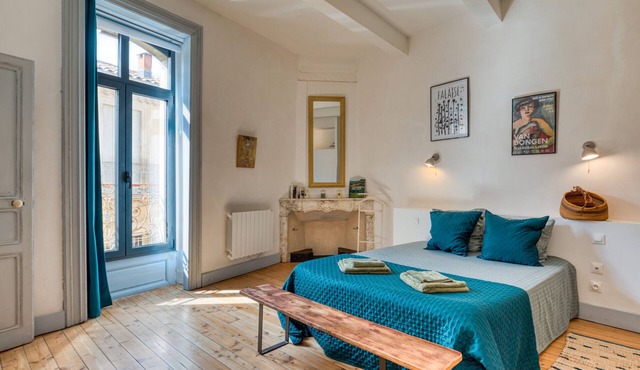 Bed and Breakfast 'Grande Chambre' with Shared Pool, Shared Garden and Wi-Fi