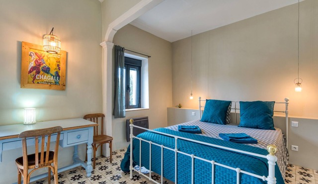 Bed and Breakfast 'Vue Jardin' with Shared Pool, Shared Garden and Wi-Fi