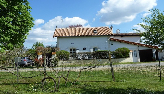 BED & BREAKFAST ( CHAMBRES D'HOTE) in quiet countryside location