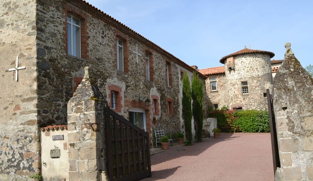 Bed & breakfast, near La Marche du Puy du Fou