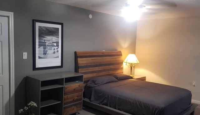 Bed room apartment close to downtown