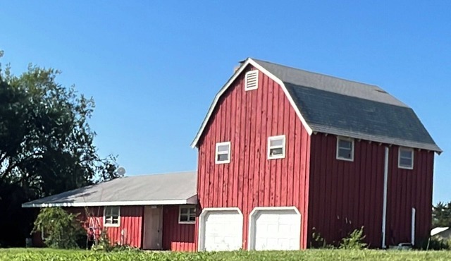 Bedlam Barn apartment! Cozy, cute, Safe! Minutes to OSU, casino, golf! Remodeled