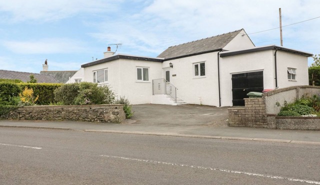 BEDLINOG, pet friendly, with a garden in Amlwch