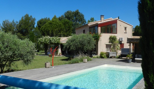 Bédoin, village and tranquility 3 bedroom villa, garden, private pool