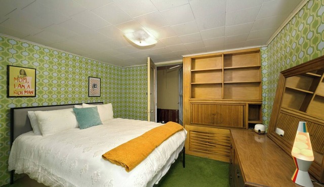 Bedroom 3, Retro Vibin' House, 30mi to Pittsburgh