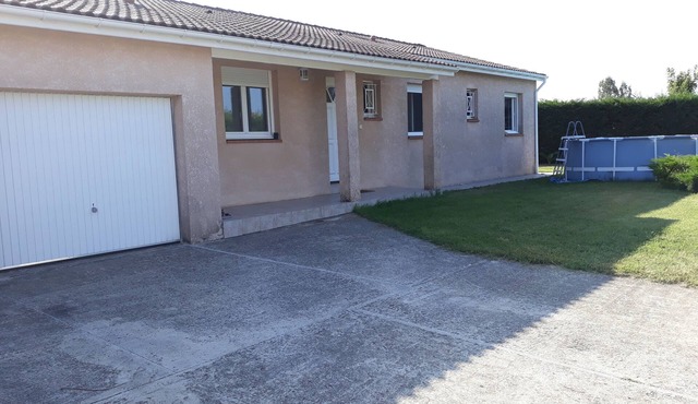 Bedroom + bathroom with independent access