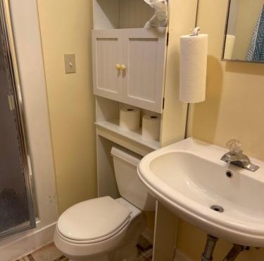 Bedroom & Shower - Two Double Beds on Ground Floor