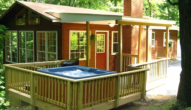 Bedrooms 2, Bathrooms 1, Sleeps 4