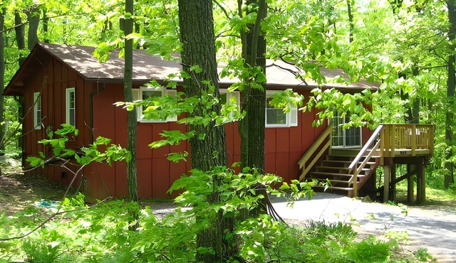 Bedrooms 2, Bathrooms 1, Sleeps 4