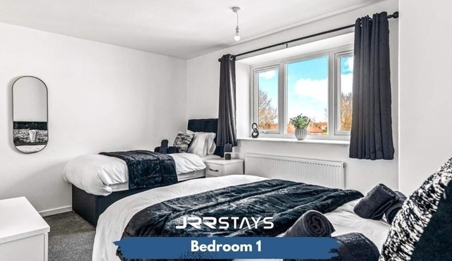 Bedworth 2 Bedroom Wi-Fi Sleeps 5 - JRR Stays