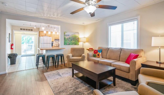 Beebalm Cottage - 2 minute walk to the beach