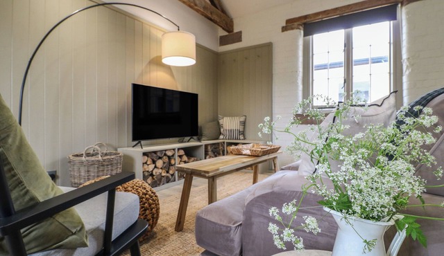 BEECH COTTAGE - FOLD YARDS, family friendly in Alderwasley