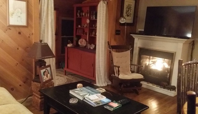 Beech Mountain Retreat, Great view, Hot tub, wrap around covered porches