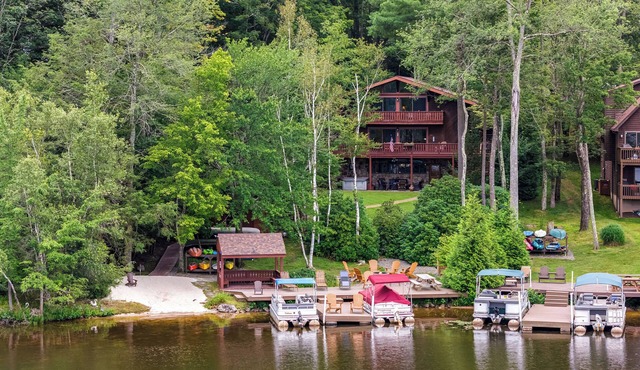 Beech Mt Lakefront Gem! Hot Tub, Kayaks, Billiards