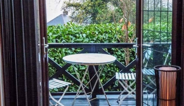 BEECHCROFT CORNER HOUSE, pet friendly, with a garden in Sheffield