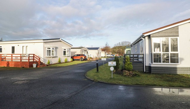 BEECHTREE TIMBER LODGE 69B, pet friendly in Denny