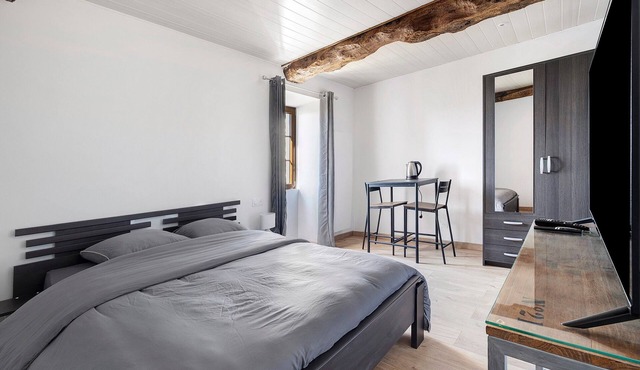 “Beehive Nest” Room with Wi-Fi