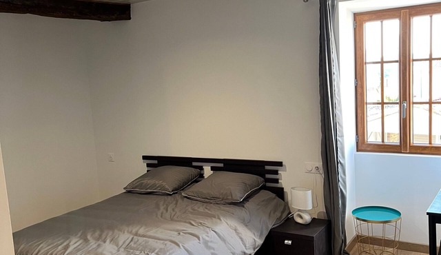 Beehive Room in Historic Village House