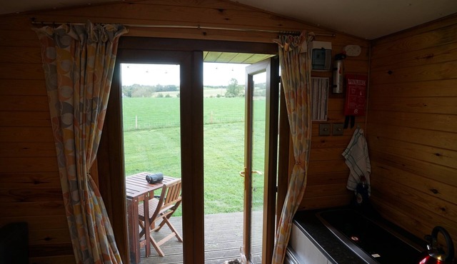 Beehive @ Westcote Glamping- Campsite