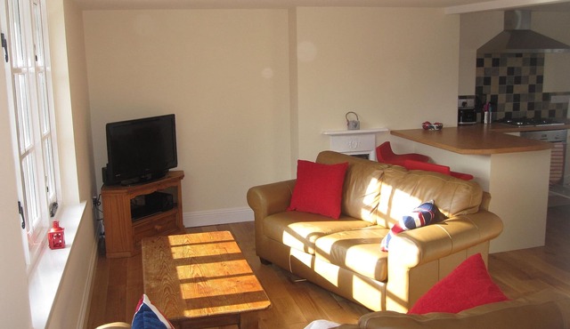 Beer Holiday Maisonette with Parking and Balcony, Near to Beach, shops and Pubs