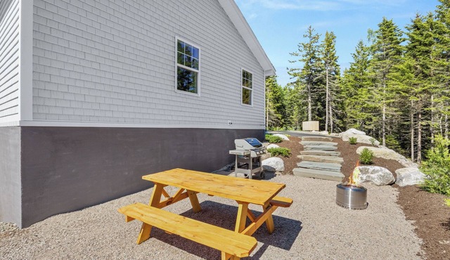 Begin your adventure on Mount Desert Island with Maine's premier vacation destination! "5B"