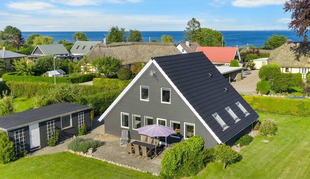 "Begitte" - 200m from the sea by Interhome