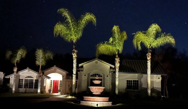 Behind The Red Door/Pool/Middle of Wine Country/Private/Gated/Pool Table