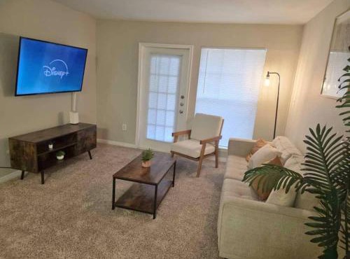 Beige 1Bed 1Bath NRG at 5 min walk Free Parking
