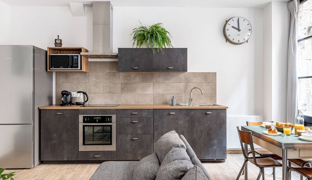 Beige Hospitalité – Jimmy the Star|Centre-ville Saint-Étienne|Parking privé