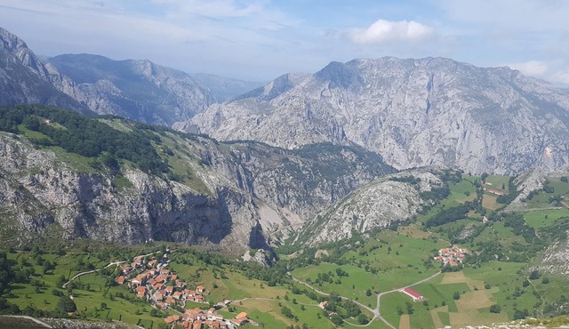 Bejes. Peaks of Europe. 5 pax