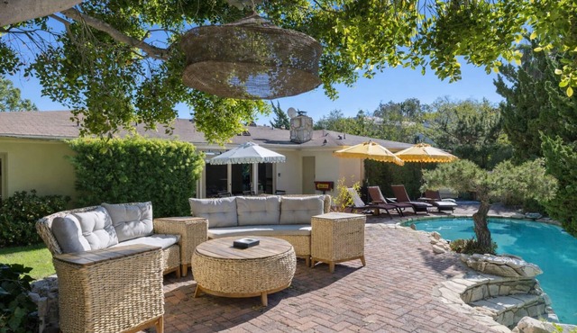 Bel Air Mid-Mod Oasis w/Grotto Pool + Jacuzzi