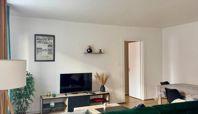 Bel Appartement Emplacement Idéal en Centre Ville, Proche Thermes et Commerces