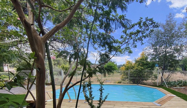 Bel Appartement Climatisé Avec Jardin et Piscine