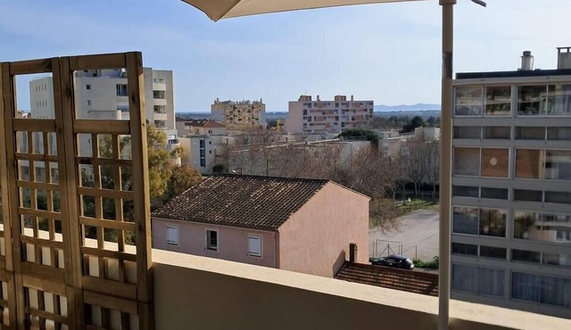 Bel appartement climatisé avec balcon
