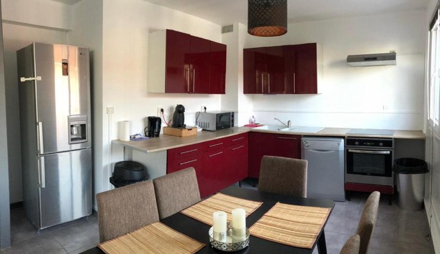 Bel appartement cosy très calme avec parking privé