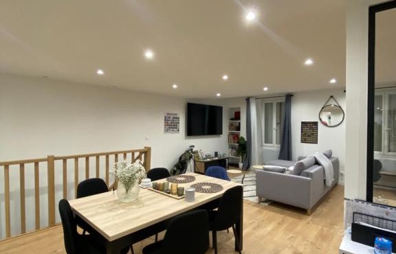 Bel appartement de 110m2 dans le centre ville de la garde freinet