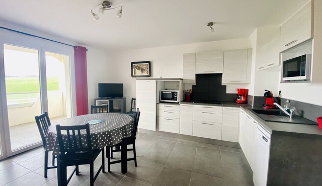 Bel Appartement dans résidence en front de mer (018)