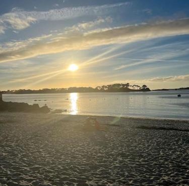 Bel appartement de bord de mer avec véranda