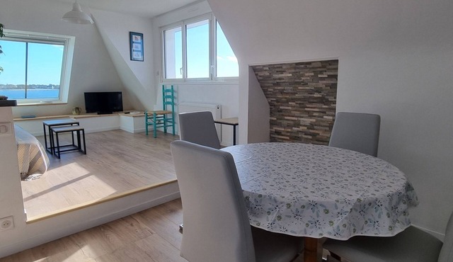 Bel Appartement Ensoleillé au Centre de Concarneau - Superbe vue sur la Baie