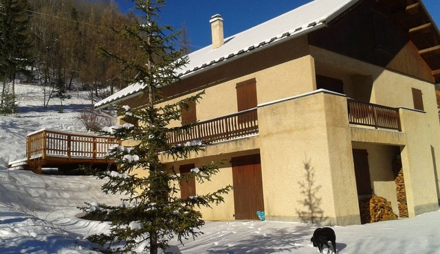 Bel Appartement Rénové Dans Chalet, Très Spacieux 120 m2, Confortable ,convivial