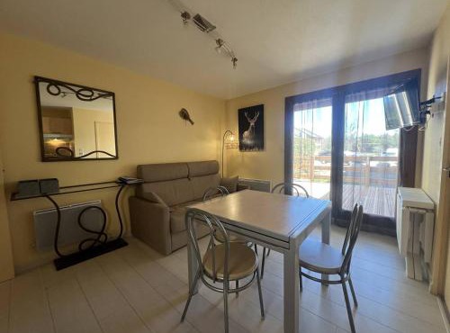 BEL APPARTEMENT T2 CABINE RENOVE AU PIED DES PISTES DE PYRENEES 2000