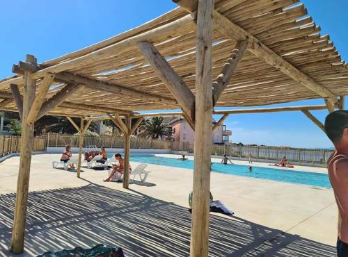 bel Appartement vue sur le lac marin avec piscine