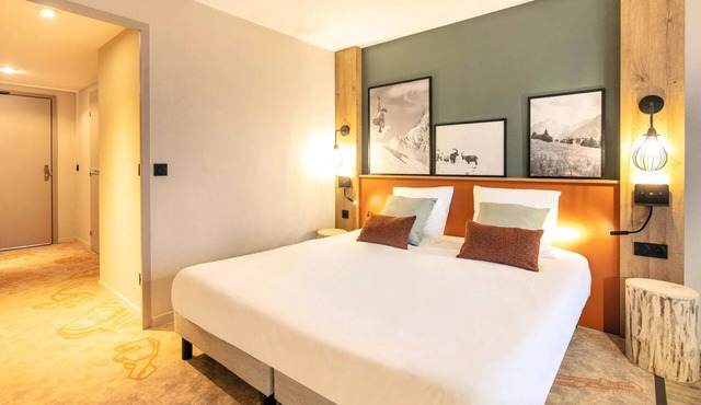 Belambra Clubs Les 2 Alpes Les Crestes - All inclusive - Premium Room 2 Adults and 2 Children Room Night View