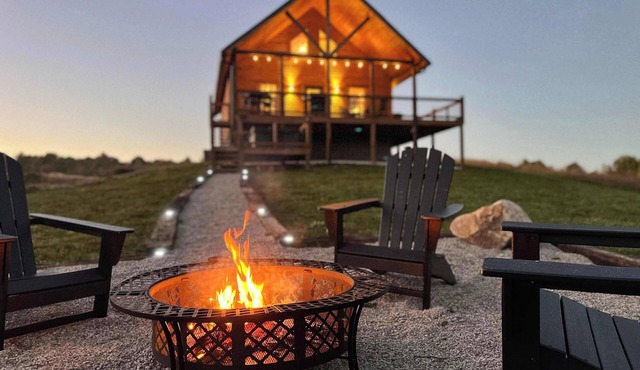 Belay Station | Hot Tub · Arcade Loft · RRG Escape – Modern hilltop cabin with arcade loft, fire pit, fast WiFi & easy access to Red River Gorge trails, restaurants and climbing