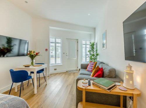 Belgrave Sands Apartment