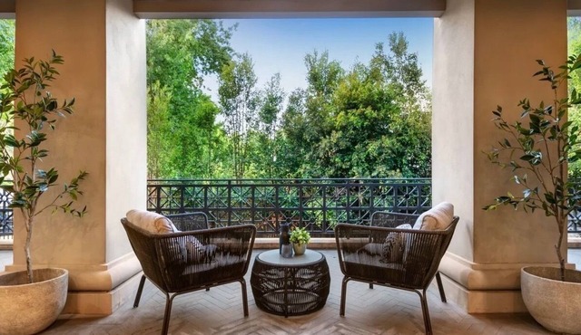 Belgravia House in the heart of Toorak