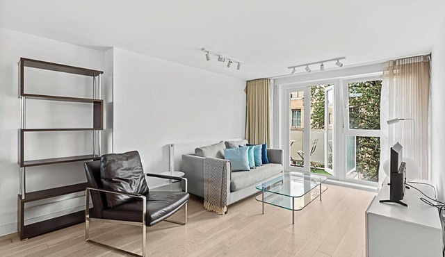 Belgravia Living – 2-Bed, 2-Bath Fourth Floor Apartment