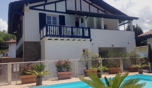 BELHARRA - Apt 3*** dans Villa typique et piscine