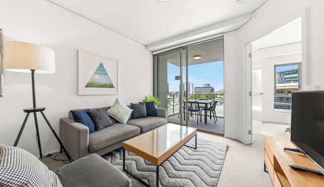 Belise - Executive 11th Floor Apt for 2!