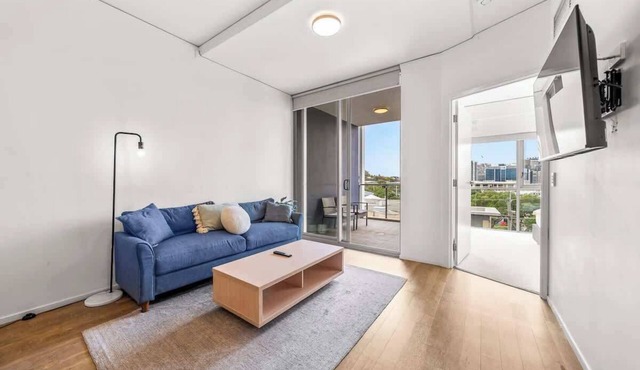 Belise - Executive 2BR Elegance plus parking & pool